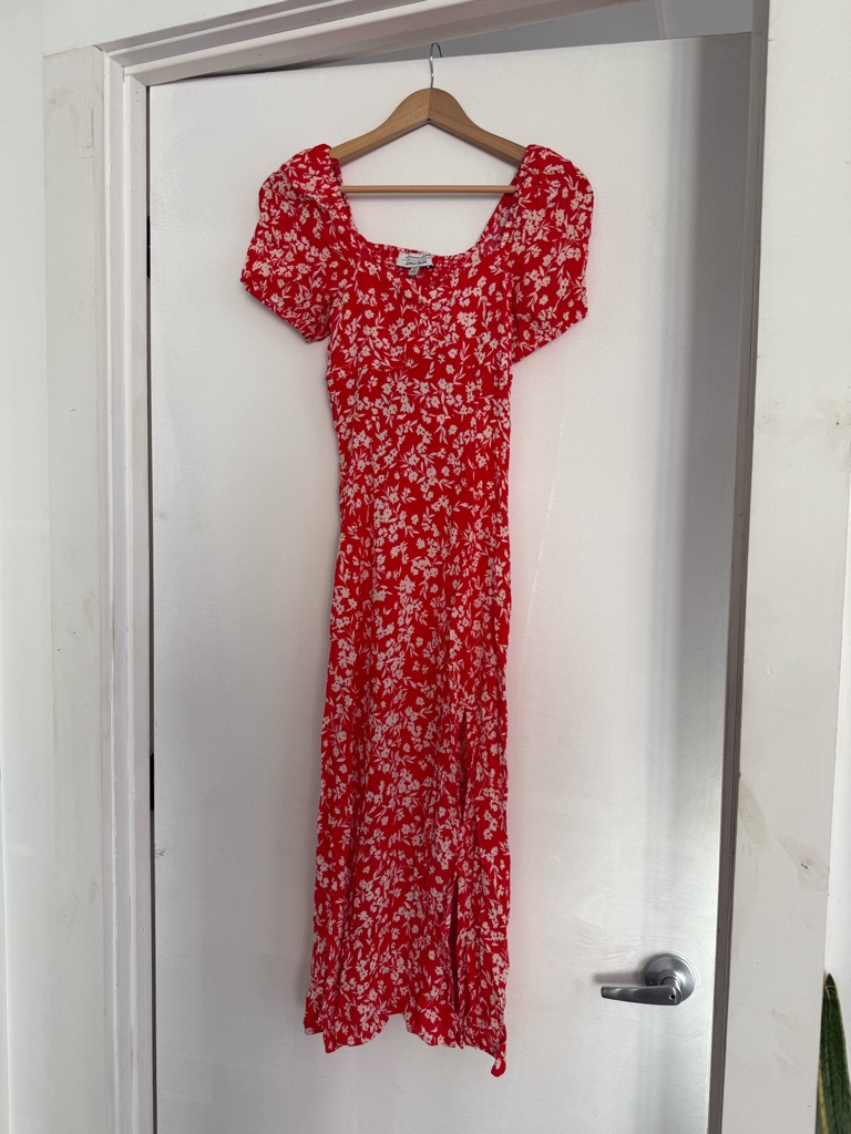 & Other Stories Floral / Red Puff Sleeve Dress